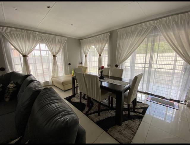 3 BEDROOM HOUSE FOR SALE IN CLAYVILLE
